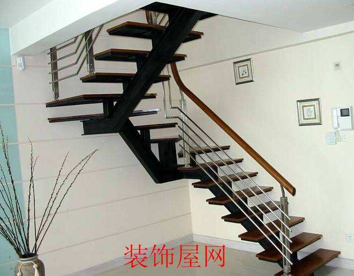 钢木楼梯优缺点 钢木楼梯好用吗