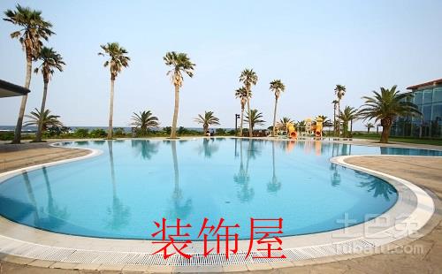 资料图：韩国济州岛海边的游泳池 新华社记者姚琪琳摄